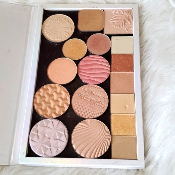 17 Highlighters with Magnetic Palette - Picture 1 of 4